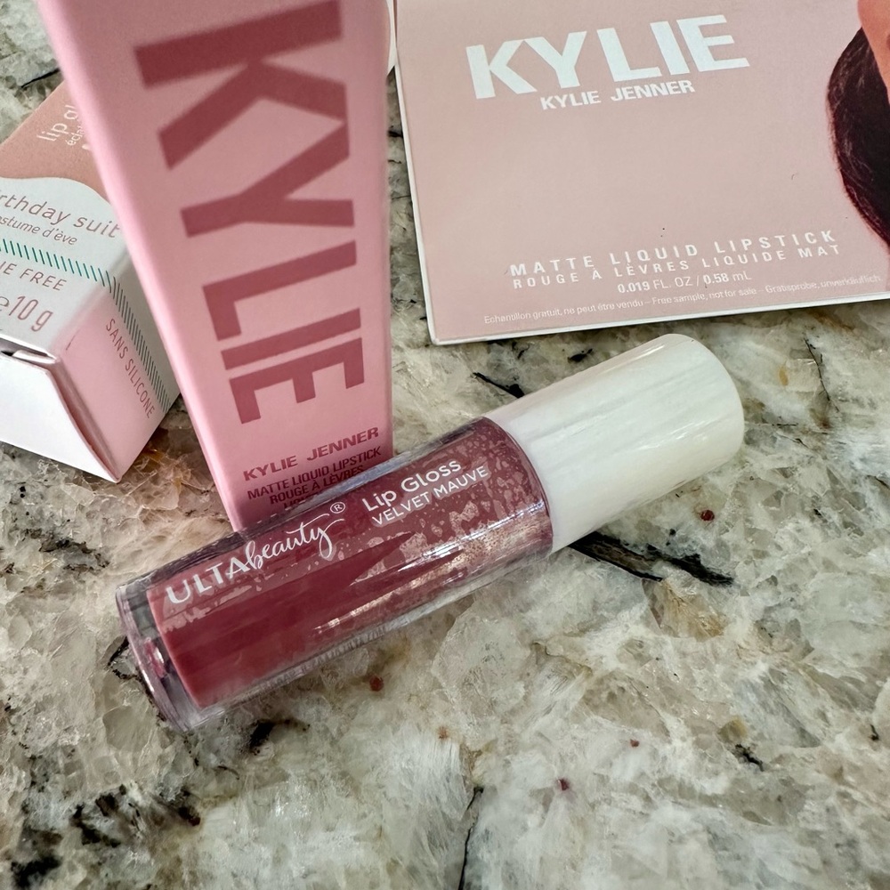 Lip Color Bundle! All new items! 👄 - Picture 4 of 4